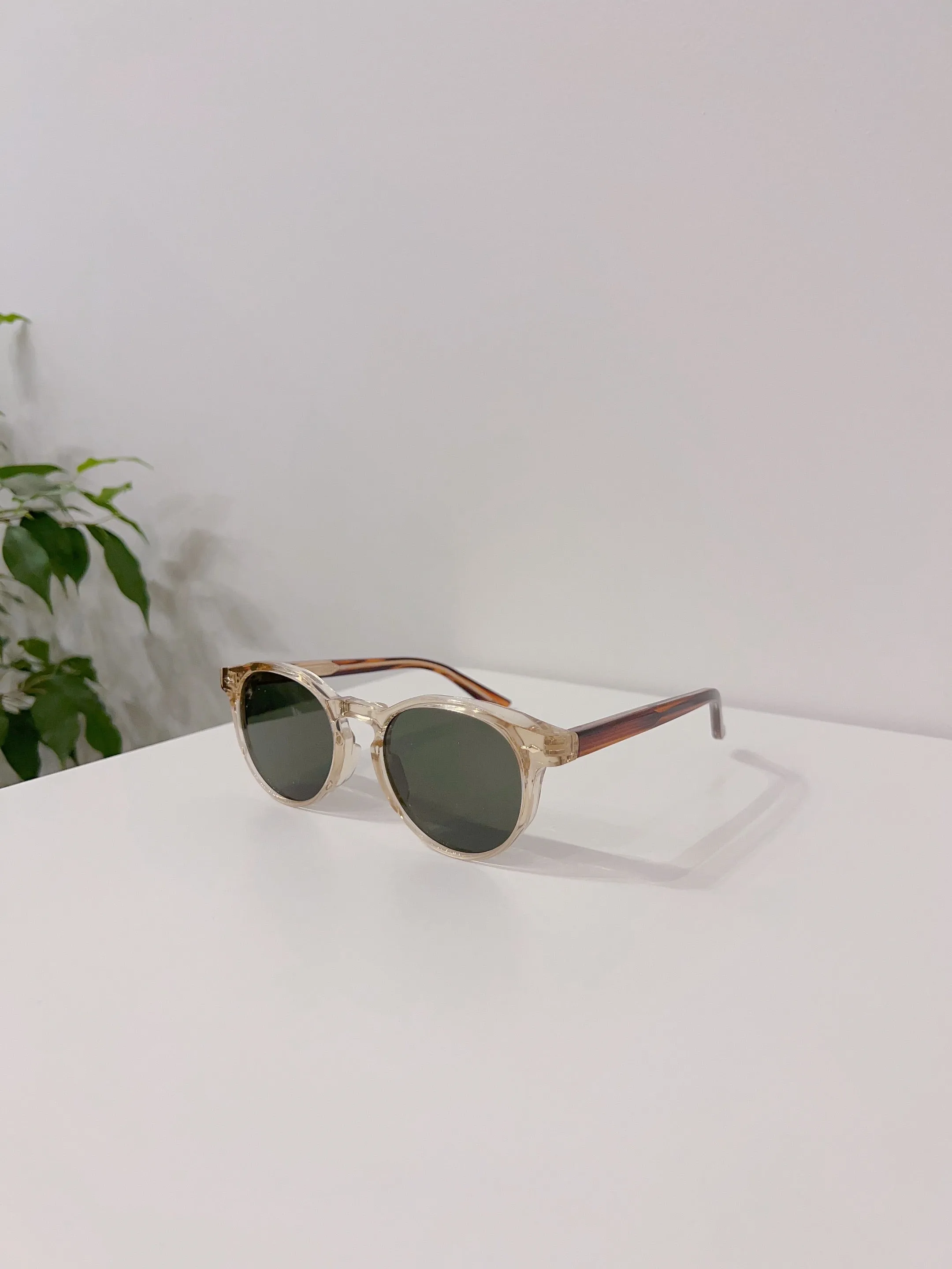 CANOE Rounded eye sunnies