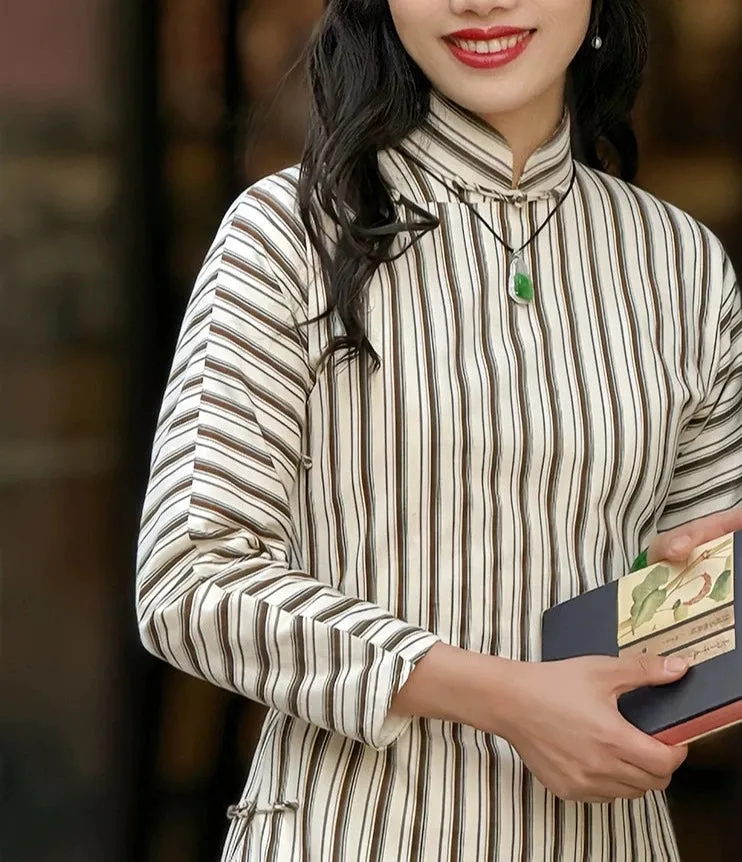 Zhi Xueyi 知雪意 One with Winter 1930s Corduroy Striped Long Sleeve Qipao